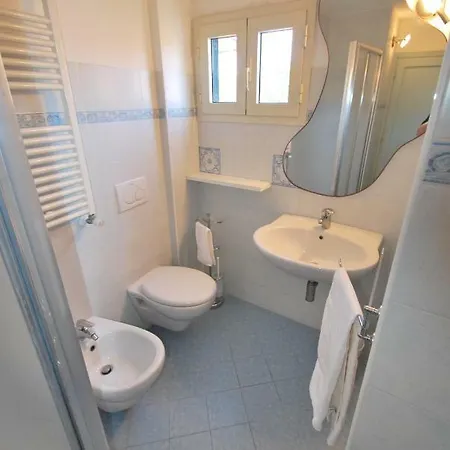Casa Lidia - Con Balcone Vista Mare E Aria Condizionata Apartamento *